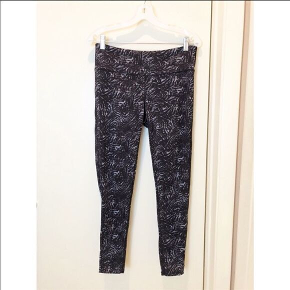 𝅺euc Athleta zebra stripe leggings sz extra small - Picture 4 of 8